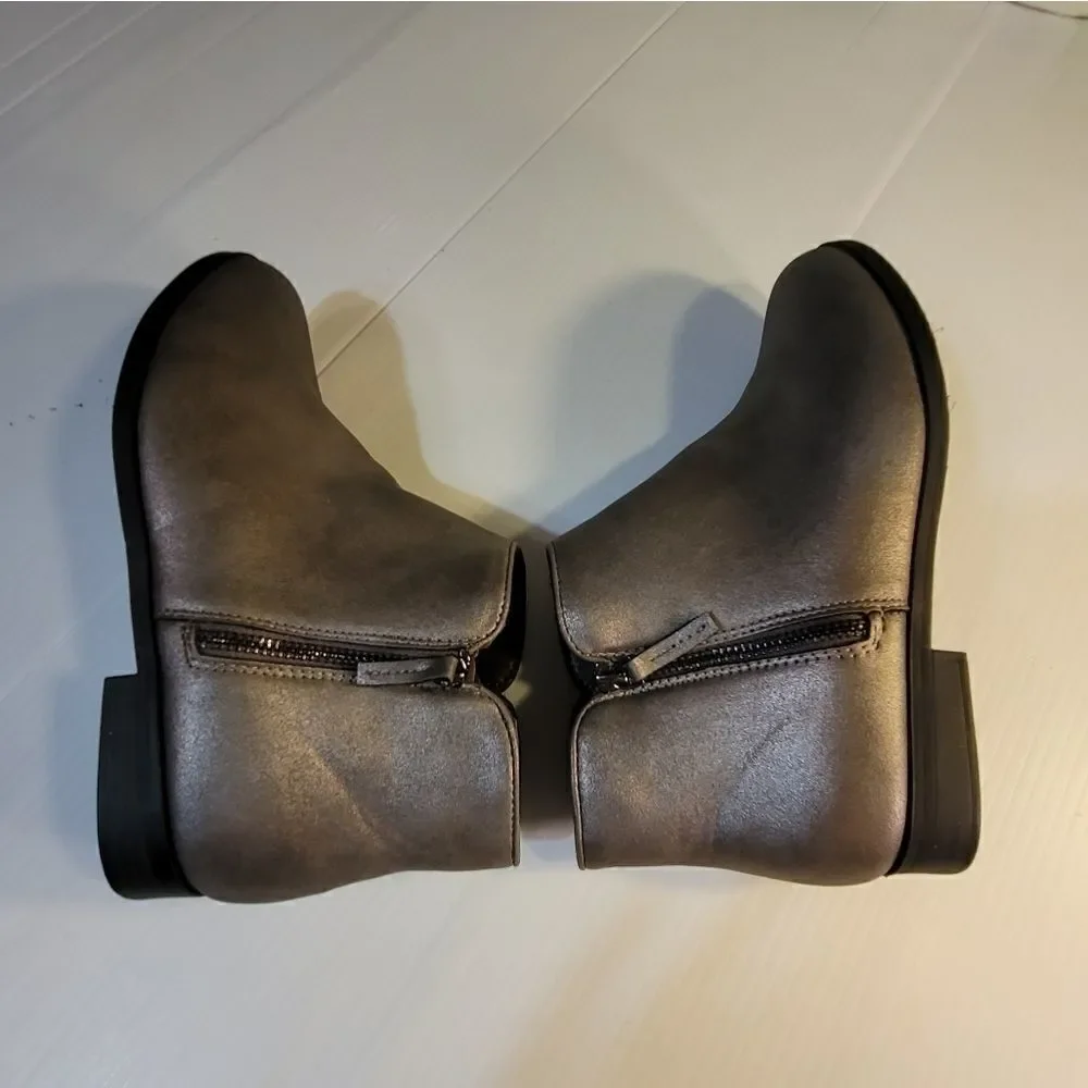 Cat & Jack Big Girl Pewter Zip up Booties sz 6